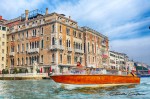 Por el Gran Canal de Venecia