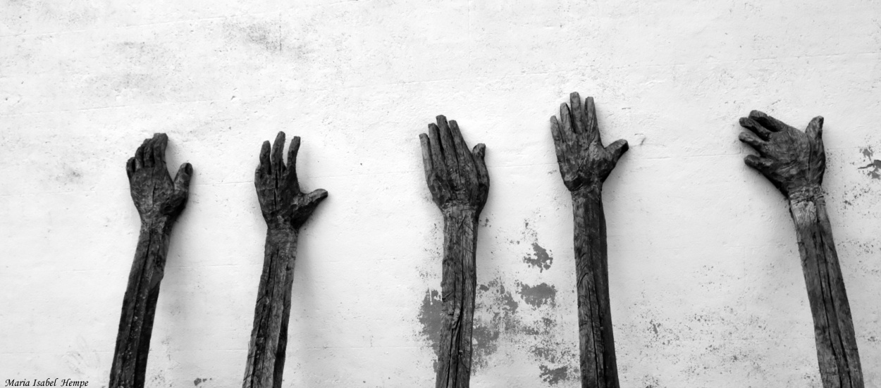 "Esas manos que me llevan..." de Maria Isabel Hempe