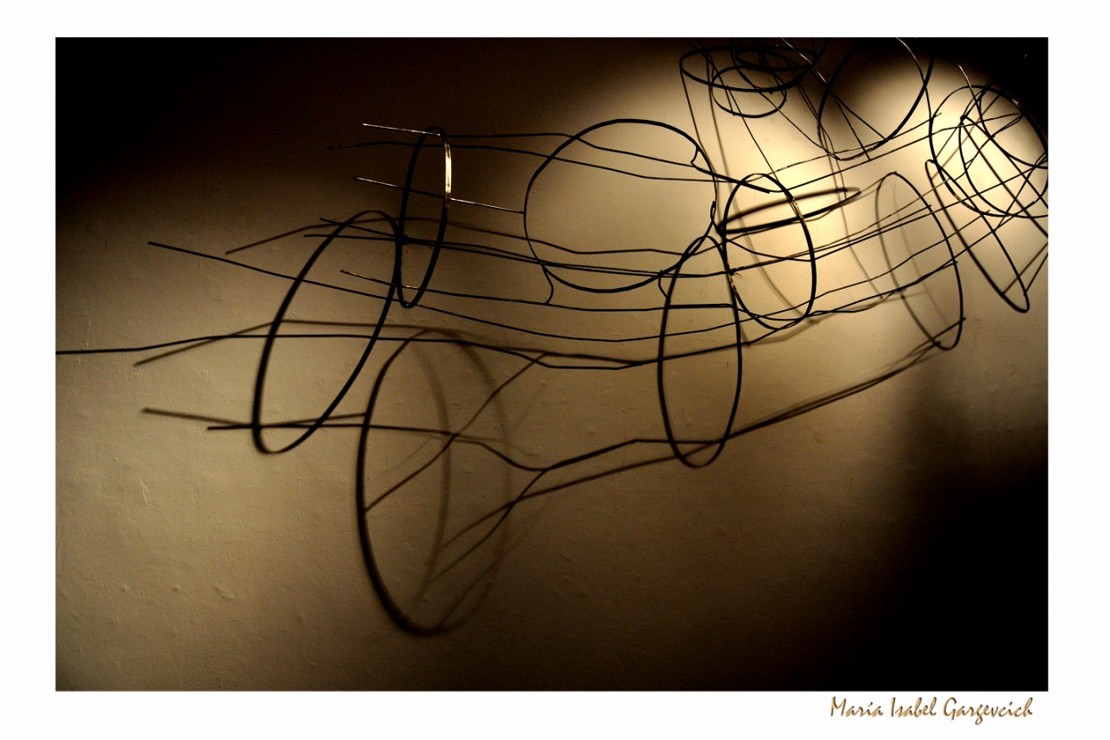 "Luces y sombras" de Mara Isabel Gargevcich