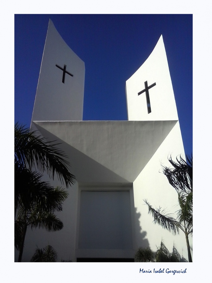"Dos cruces" de Mara Isabel Gargevcich