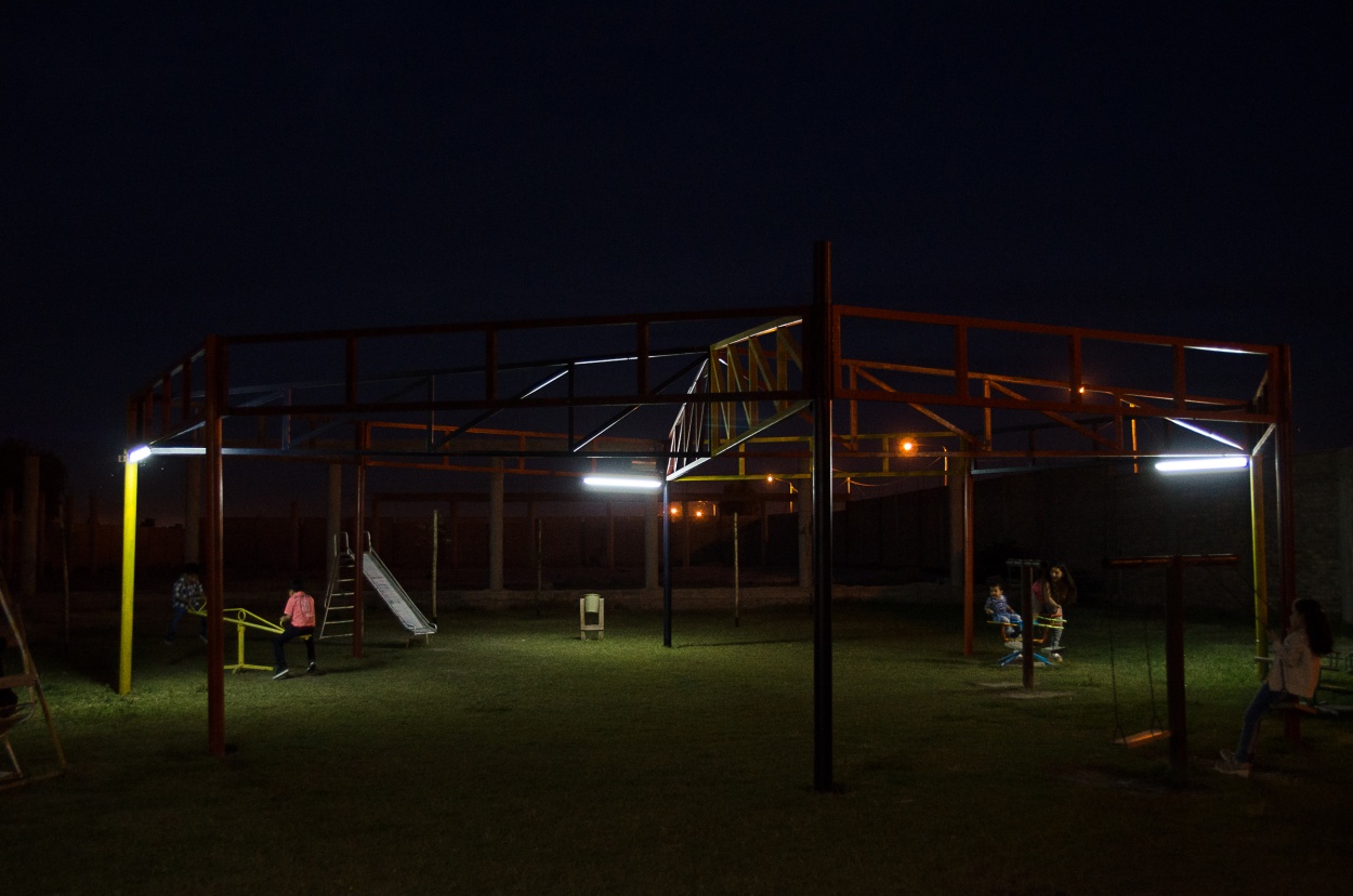 "Buscar la luz" de Gustavo Perez