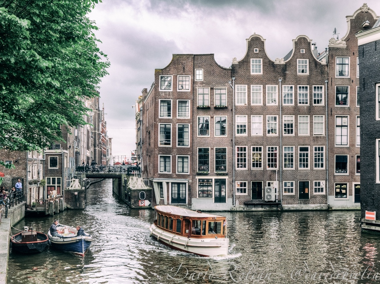 "raconet d`Amsterdam" de David Roldn