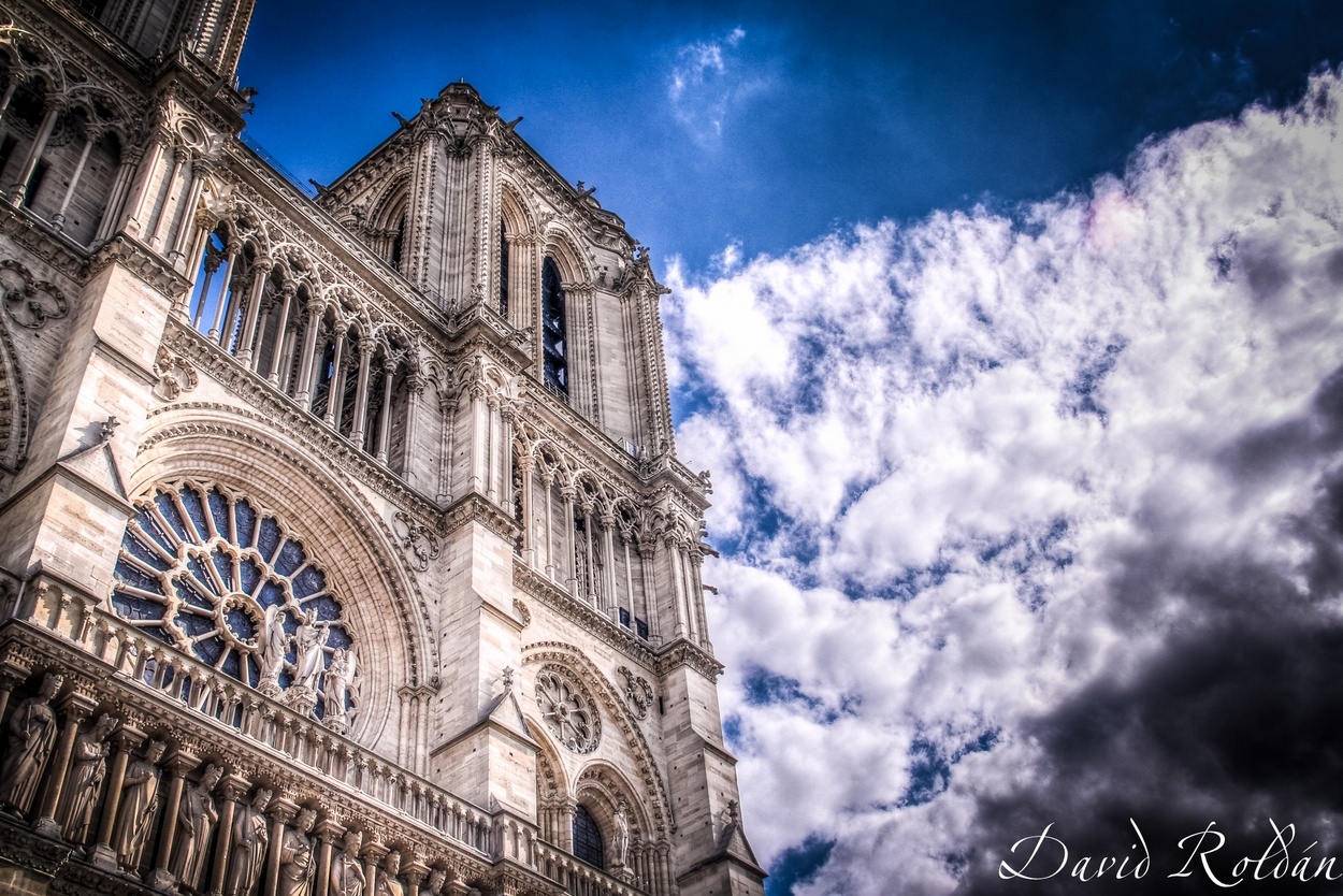 "Cathdrale Notre-Dame" de David Roldn