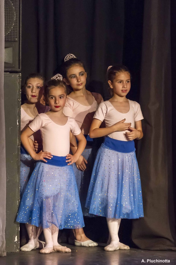 "Bailarinas" de Andrs Pluchinotta