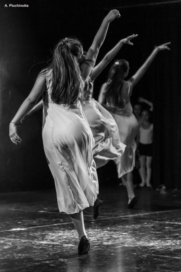 "Bailando con el alma" de Andrs Pluchinotta