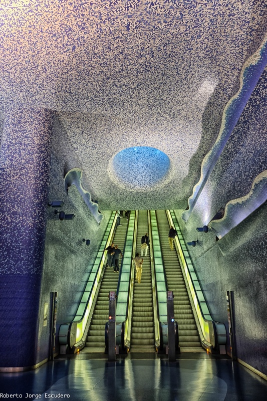 "Estacin Toledo-metro Npoles" de Roberto Jorge Escudero