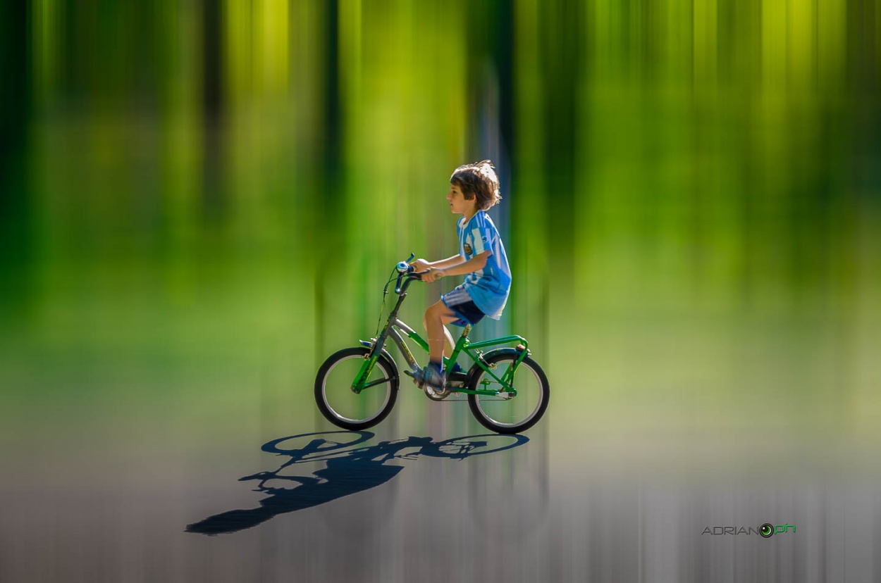 "Voy en bici.........." de Adrian Ortiz