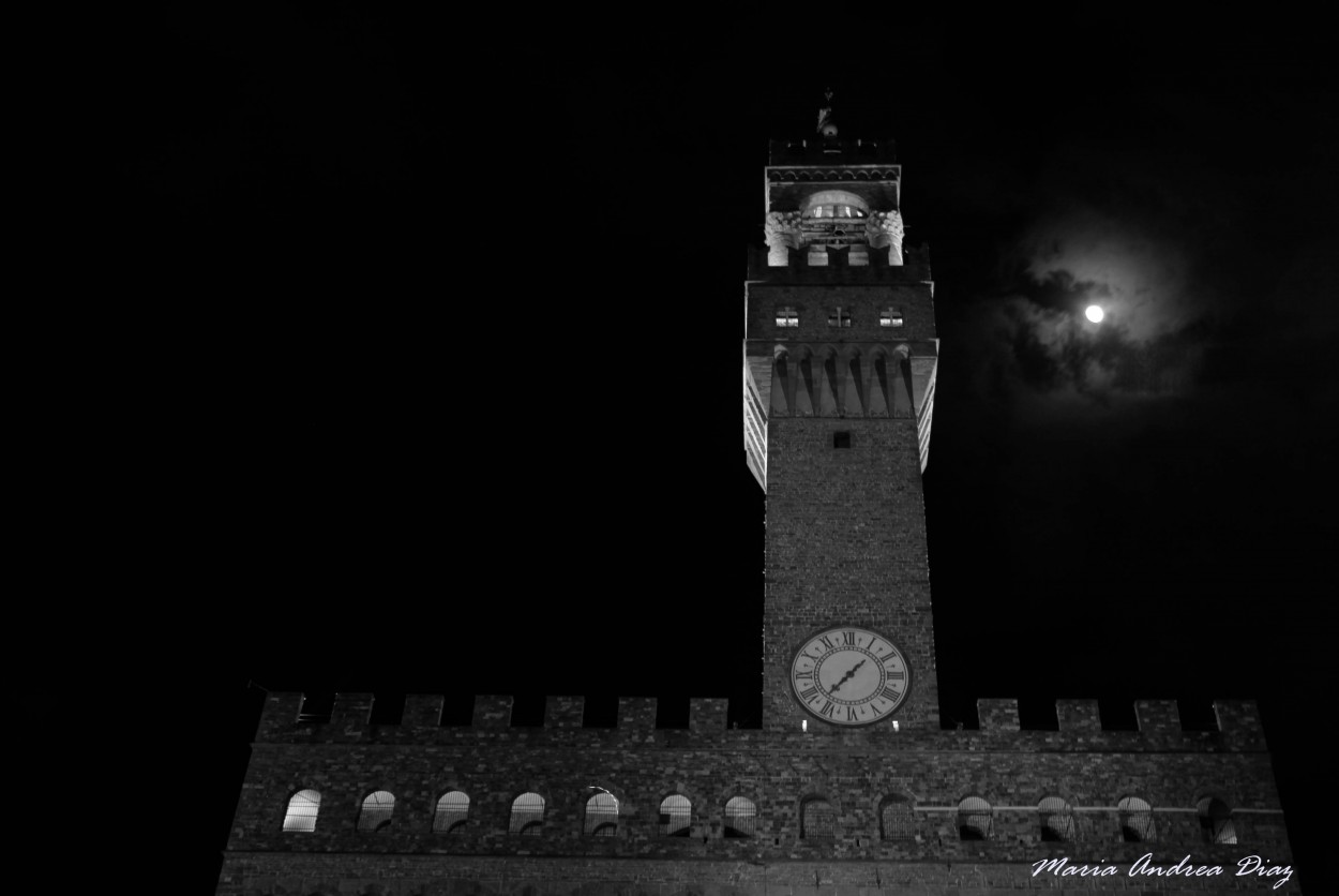 "Bajo la luna de Florencia." de Mara Andreadiaz
