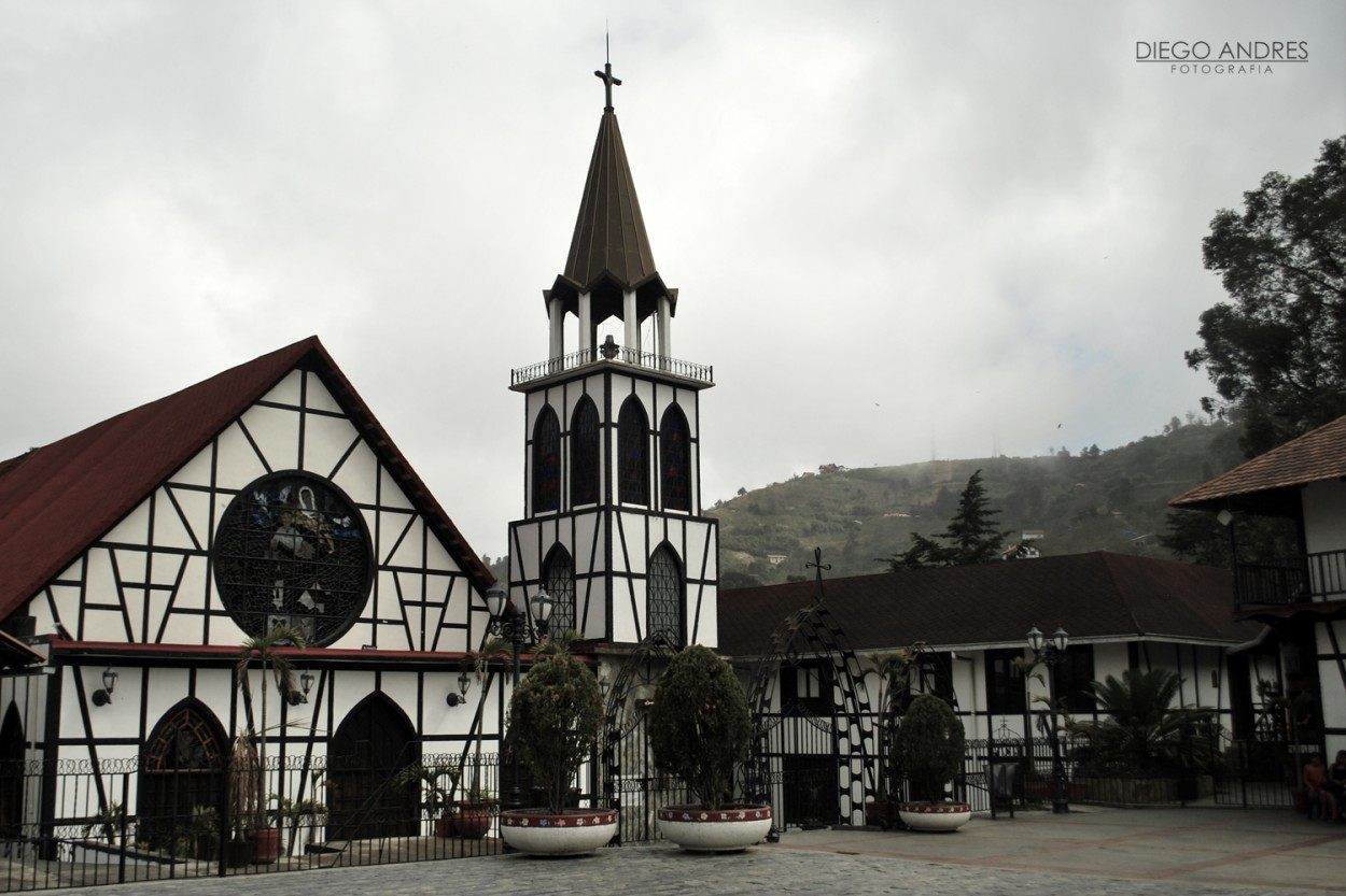 "Iglesia de San Martn de Tours" de Diego Pacheco