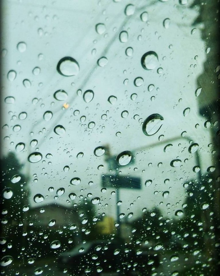 "lluvia en la calle" de Juan Carlos Tones