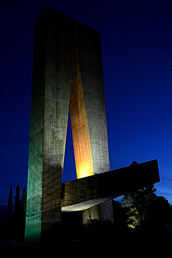 "Monumento a Kennedy" de Ruben H. Bongianino