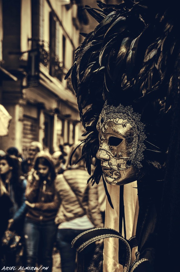 "Detras de la mascara" de Ariel Almiron