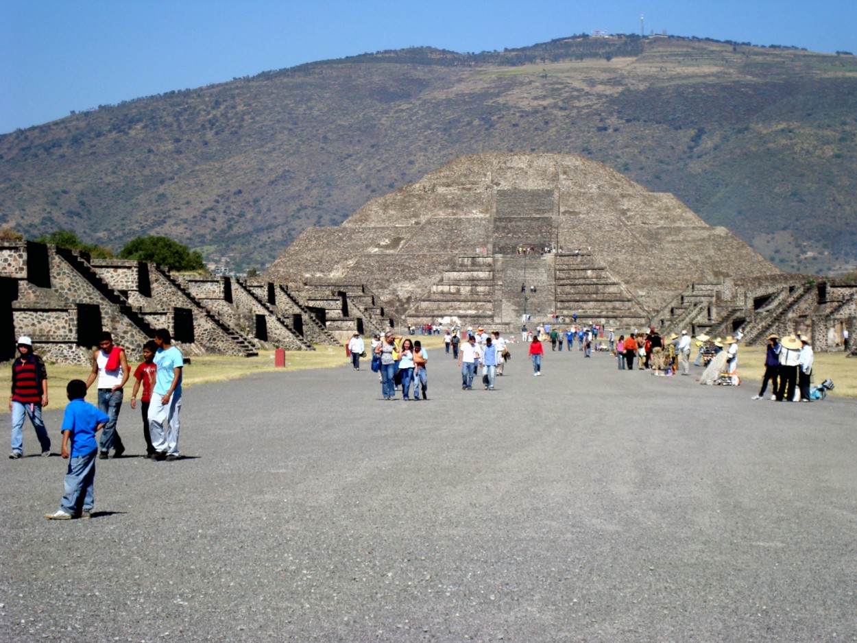 "piramide del sol, Mexico" de Cesar Barruque