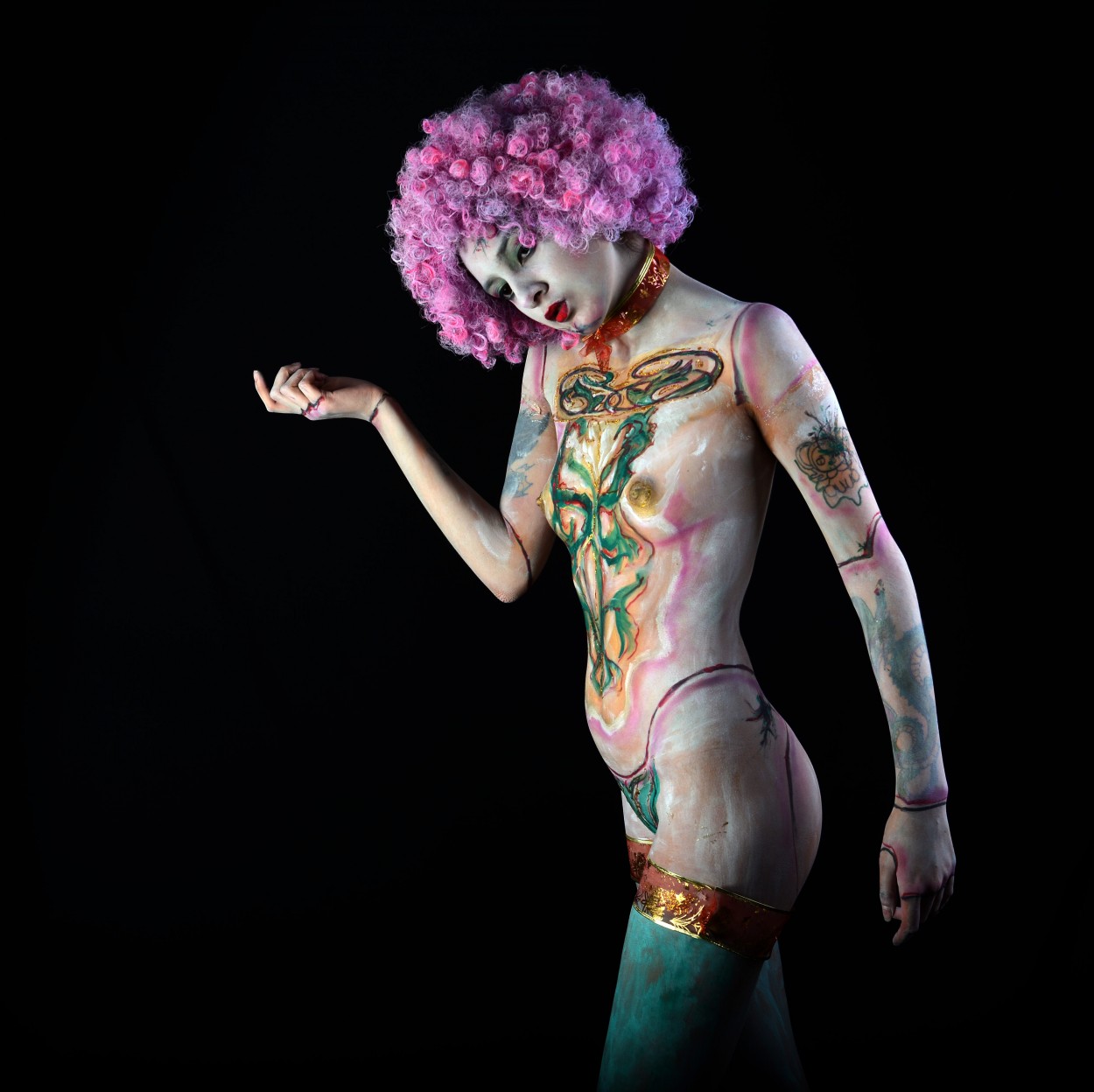 "Muecas rotas -Body Painting-" de Marcelo Nestor Cano