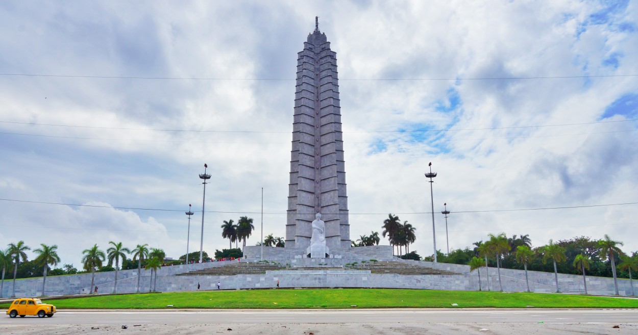 "Monumento a Jose Mart" de Sergio Valdez