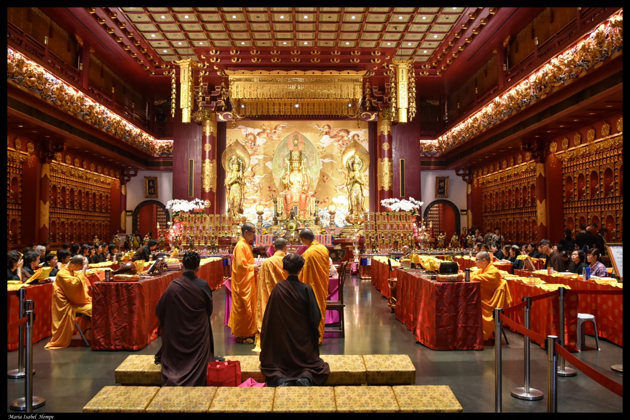"Ceremonia budista..." de Maria Isabel Hempe