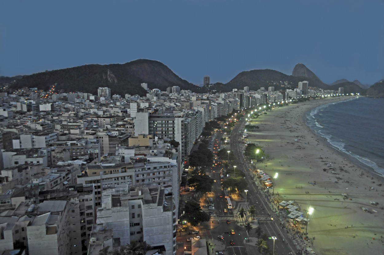 "Atardecer en Copacabana..." de Silvia Emilia Guerra