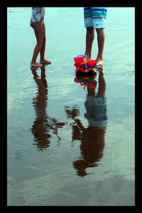 "Jugando En La Playa" de Mascarenhas Cmara. Juan de Brito