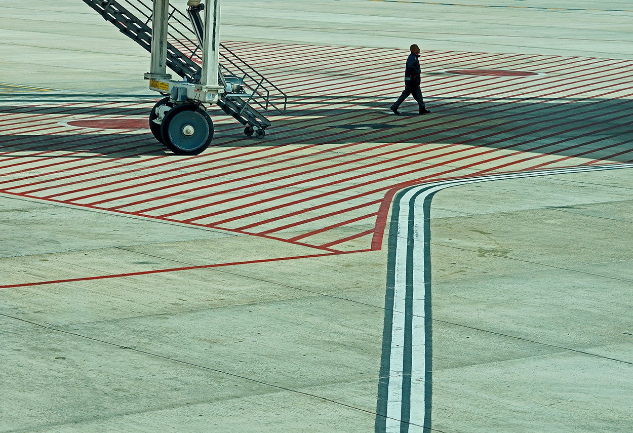 "Aeropuerto" de Gerardo Saint Martn