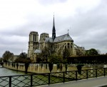 Sobrevolando Notre Dame.