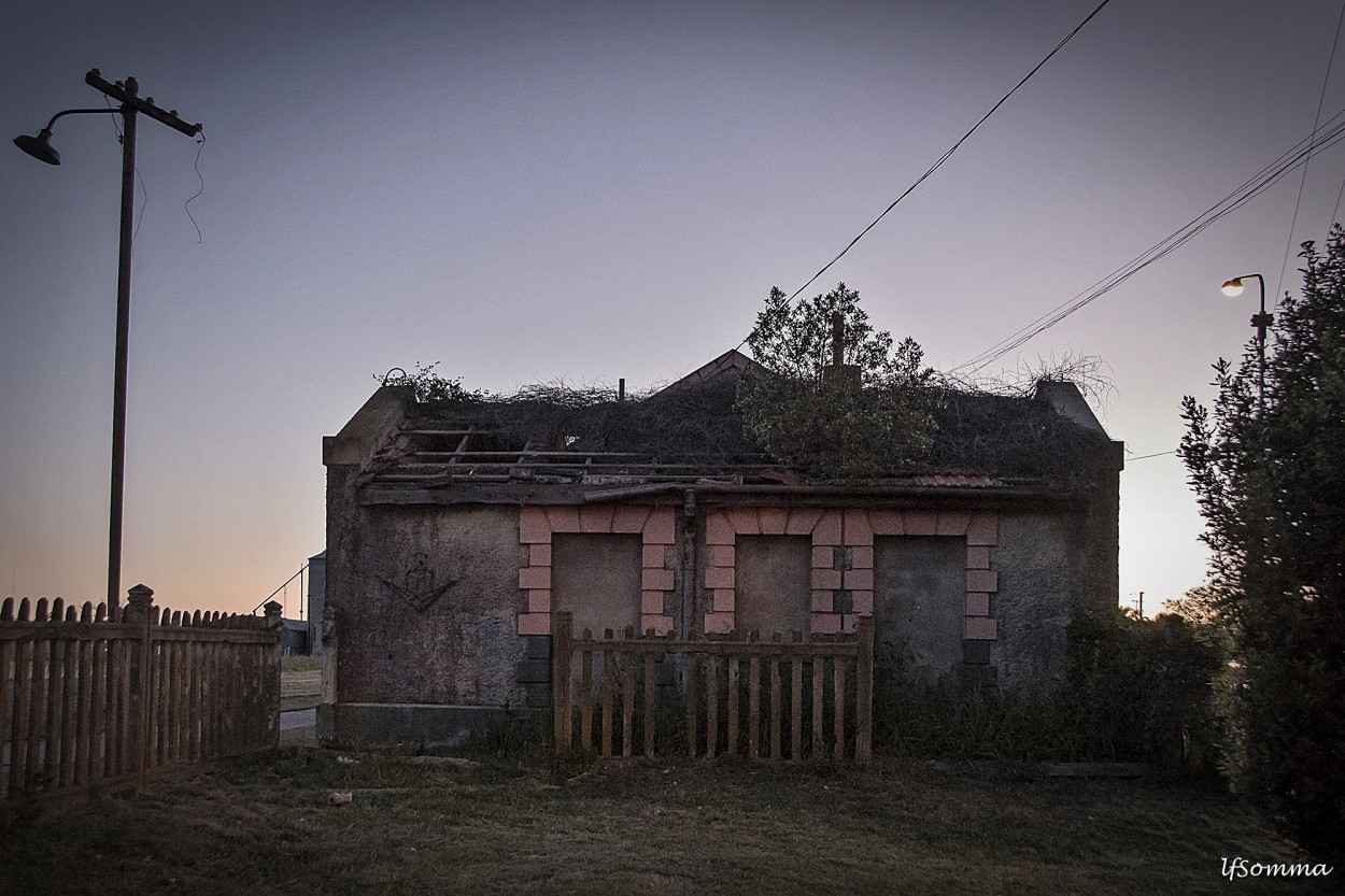 "Parte de una vieja estacin abandonada" de Luis Fernando Somma (fernando)