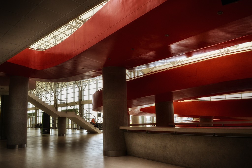 "aeropuerto al rojo vivo" de Mercedes Orden