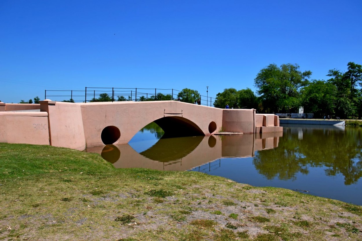 "El puente de Areco" de Carlos D. Cristina Miguel