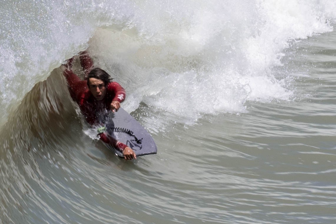 "Surfing the wave" de Evelina Mooswalder
