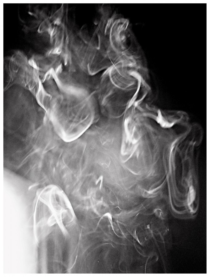 "Las caprichosas formas del humo" de Nora Lilian Iturbide ( Noral )