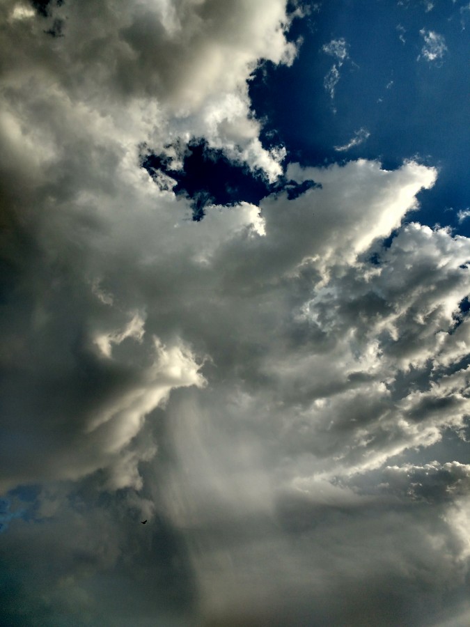 "Nubes, viento, lluvia..." de Alejandro Lodi