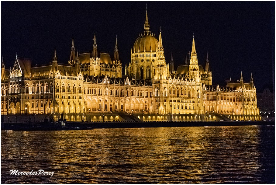 "Budapest-El Parlamento-" de Mercedes Prez