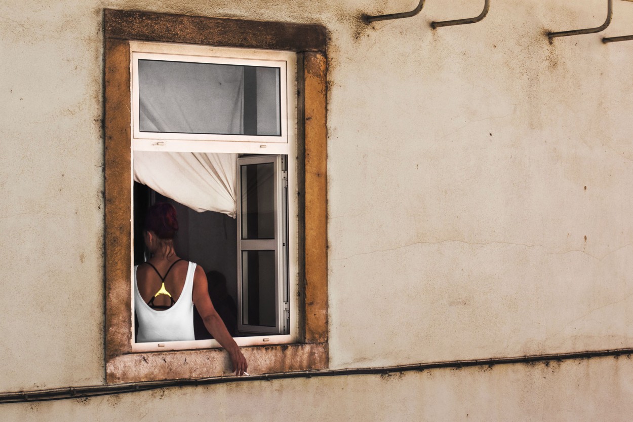 "La joven de la ventana" de Cristina Msoler
