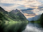 Los fiordos noruegos y sus contrastes de luz