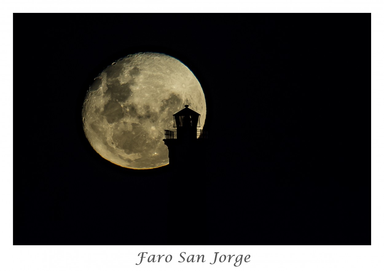 "Faro San Jorge, Comdoro Rivadavia" de Seba Vachino