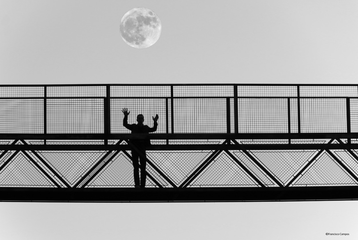 "Atrapado por la Luna" de Francisco Valentin Campos Perez