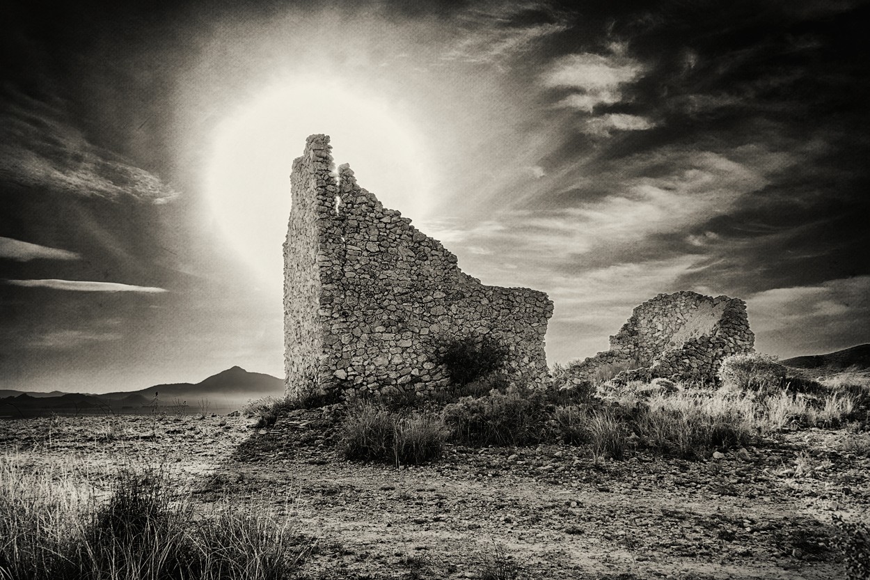 "Ruina tapando el sol" de Francisco Jos Cerd Ortiz