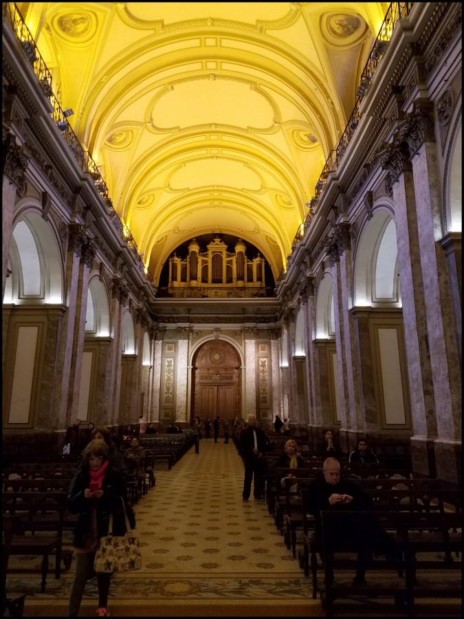 "Rezo y Turismo en La Catedral..." de Mara Ins Hempe