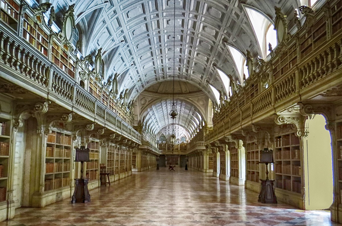 "Biblioteca del Palacio de Mafra, Portugal" de Manuel Raul Pantin Rivero