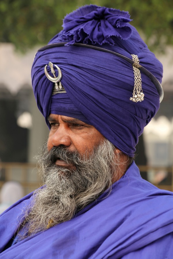 "Sikh con ropa de gala." de Francisco Luis Azpiroz Costa