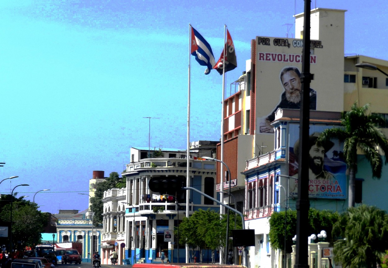 "Santiago de Cuba, Ciudad heroica" de Lzaro David Najarro Pujol