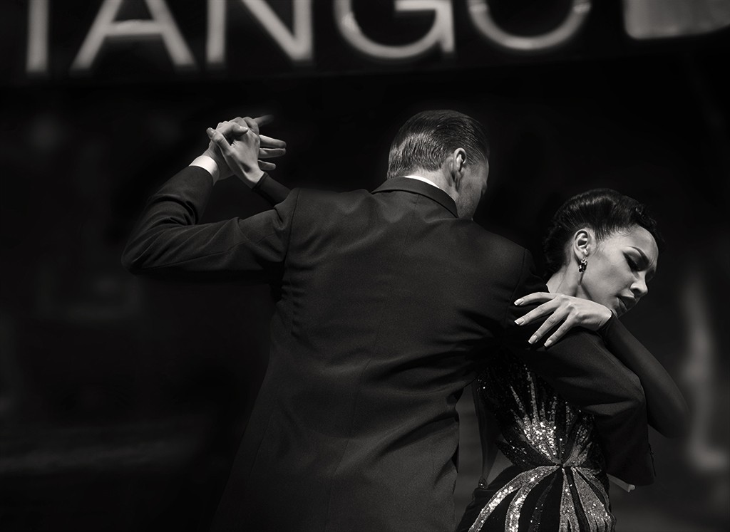 "Campeones mundiales de tango 2018" de Diana Atsumi