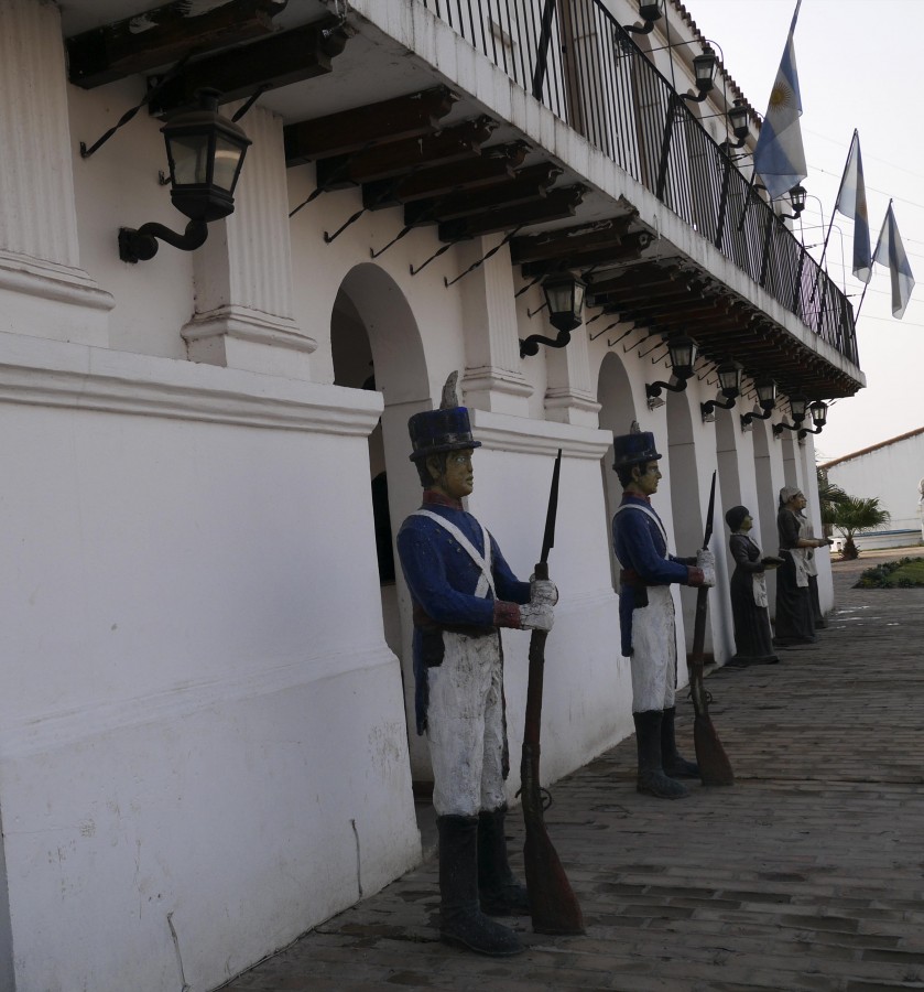 "Guardias en El Cabildo" de Flix Edmundo Reyes
