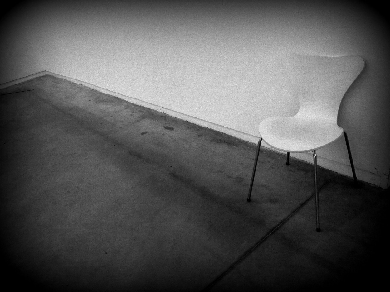 "la silla que est sola...." de Vernica Dana