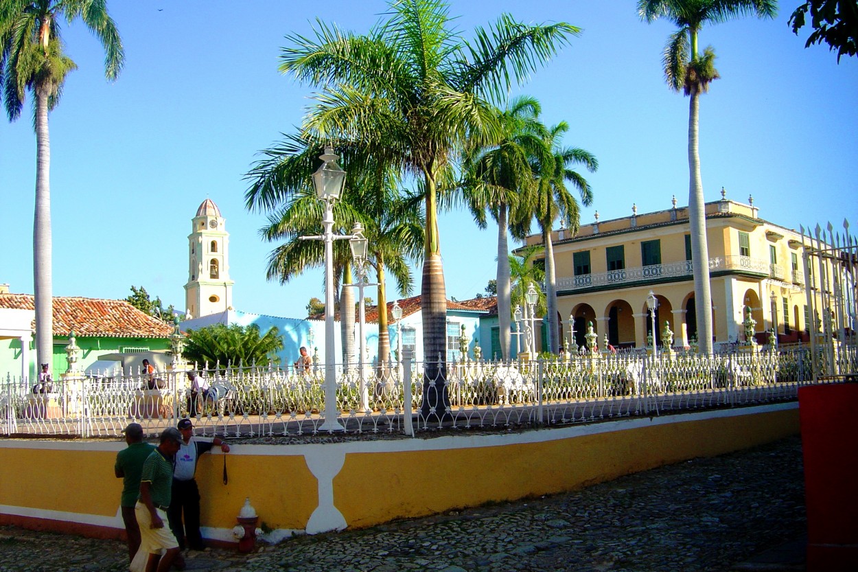 "Plaza Mayor, Trinidad, Cuba" de Lzaro David Najarro Pujol