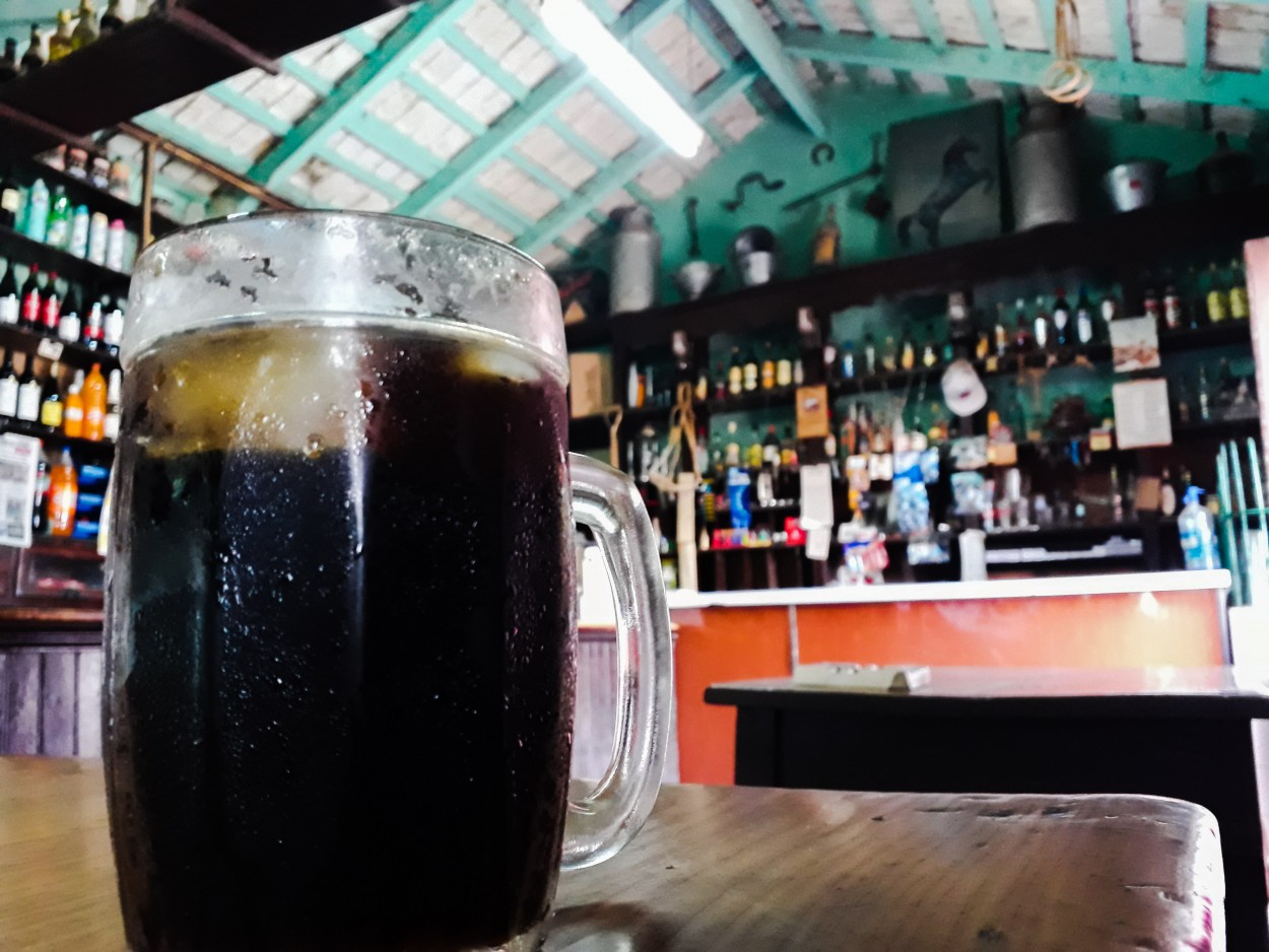 "Viejo bar y almacen" de Santiago Mena