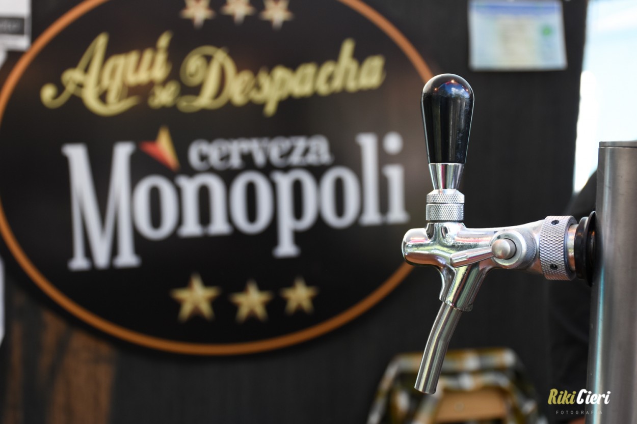"Cerveza Monopoli" de Riki Cieri