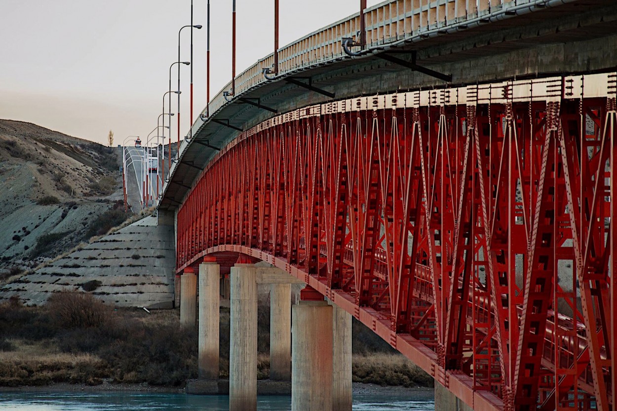 "Puente sobre el ro Santa Cruz" de Romina A Tizzano