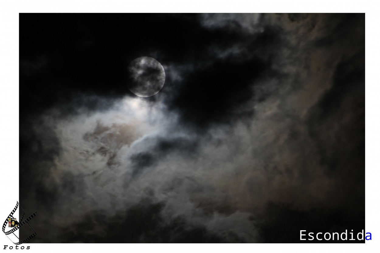 "Pica la luna" de Ezequiel Bologna
