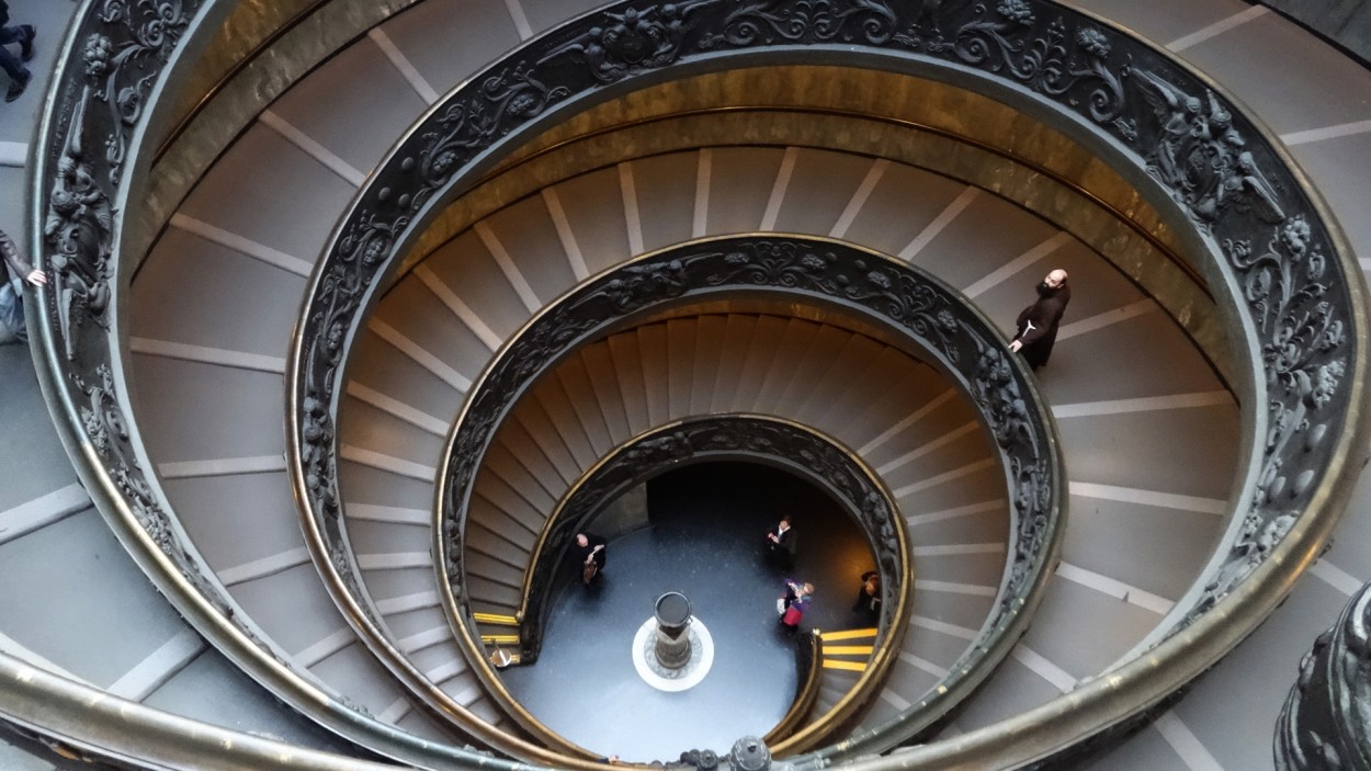 "Escalera en el museo Vaticano" de Mara Ester Baptista De Nascimento (marisa)