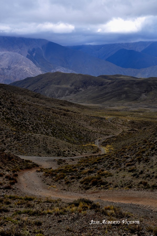 "camino al cerro Pircas provincia de San Juan" de Jose Alberto Vicente